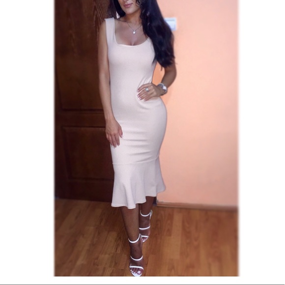 Missguided Scuba Flare Midi Dress - Picture 3 of 6